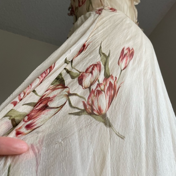 V7 NFC Chiffon Floral Dress - Picture 7 of 11